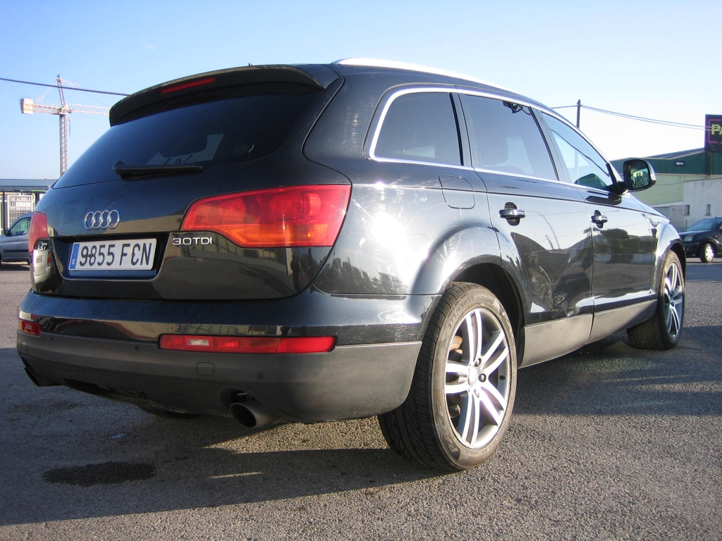 VISTA TRASERA DERECHA AUDI Q7 3.0 TDI 232CV 7 PLAZAS