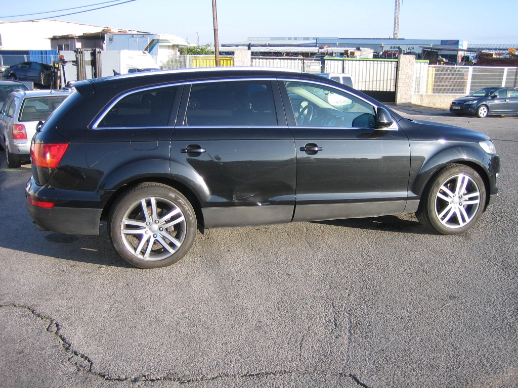 VISTA LATERAL DERECHO AUDI Q7 3.0 TDI 232CV 7 PLAZAS