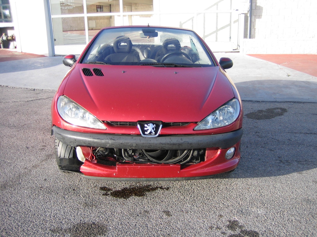 VISTA DELANTERA PEUGEOT 206 CC 2.0 I 138CV