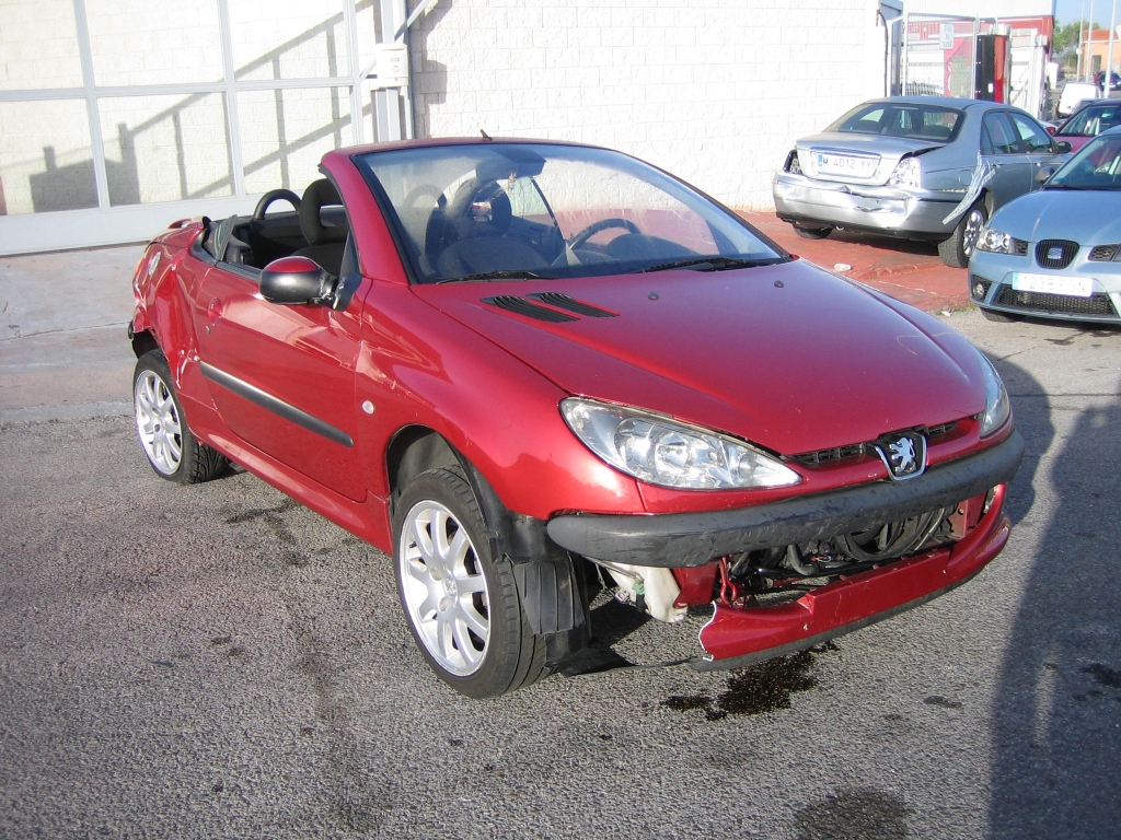 VISTA DELANTERA DERECHA PEUGEOT 206 CC 2.0 I 138CV