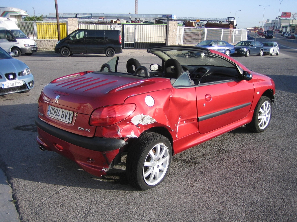 VISTA TRASERA DERECHA PEUGEOT 206 CC 2.0 I 138CV