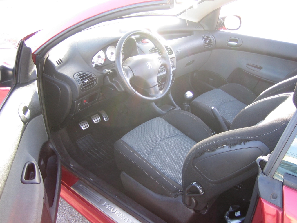 VISTA INTERIOR IZQUIERDO PEUGEOT 206 CC 2.0 I 138CV