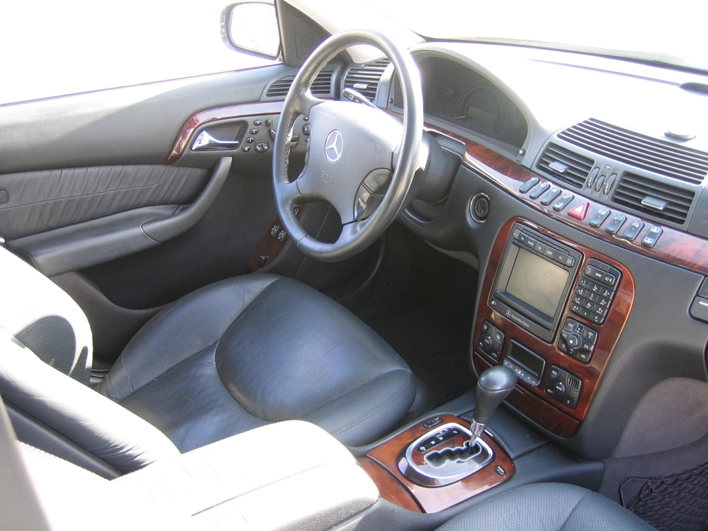 VISTA INTERIOR IZQUIERDO MERCEDES 