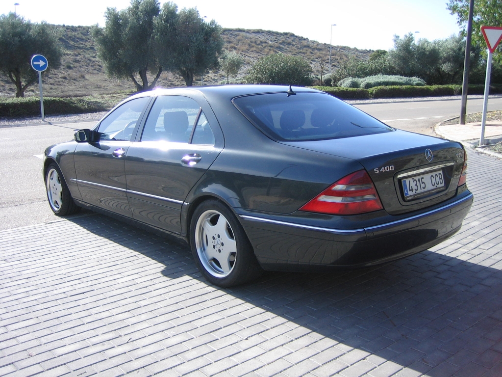 VISTA TRASERA IZQUIERDA MERCEDES 