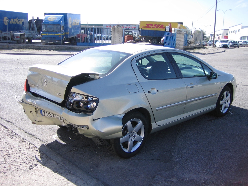 VISTA TRASERA DERECHA PEUGEOT 407 2.2 163CV AUTOMATICO GASOLINA