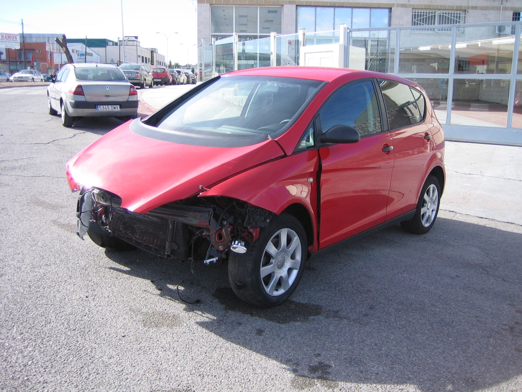 VISTA DELANTERA IZQUIERDA  SEAT ALTEA 1.9 TDI SPORT 105CV