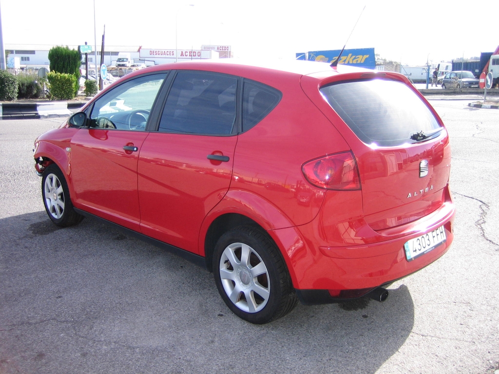 VISTA TRASERA IZQUIERDA SEAT ALTEA 1.9 TDI SPORT 105CV