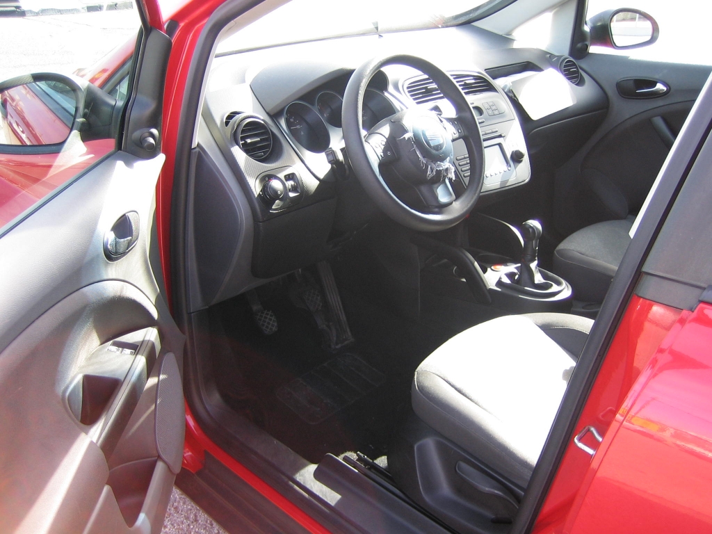 VISTA INTERIOR IZQUIERDO SEAT ALTEA 1.9 TDI SPORT 105CV