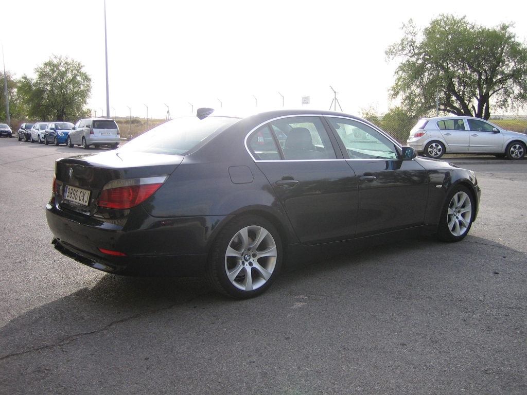 VISTA TRASERA DERECHA BMW 530 D 3.0 217CV