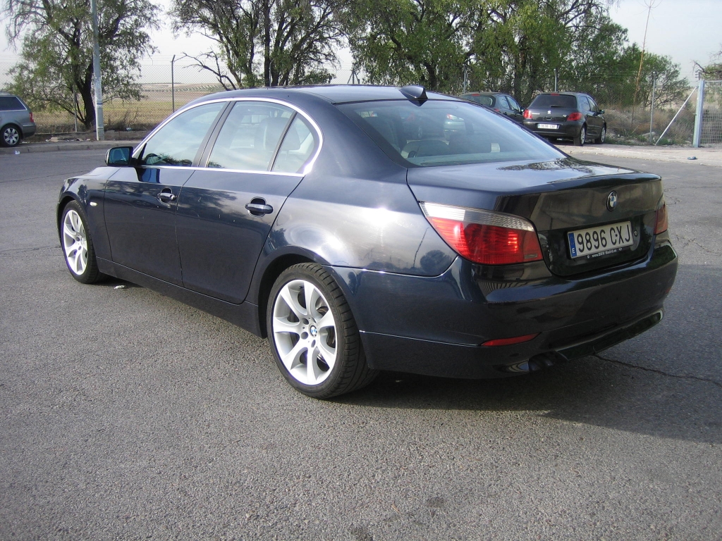 VISTA TRASERA IZQUIERDA BMW 530 D 3.0 217CV