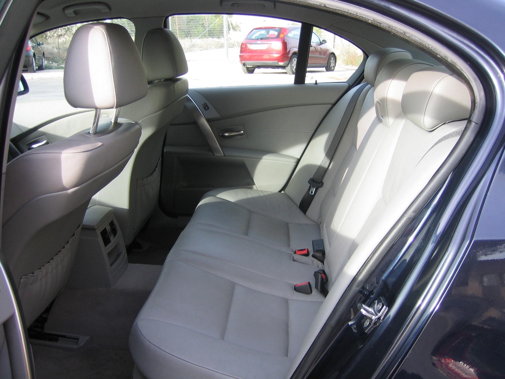 VISTA INTERIOR TRASERO BMW 530 D 3.0 217CV