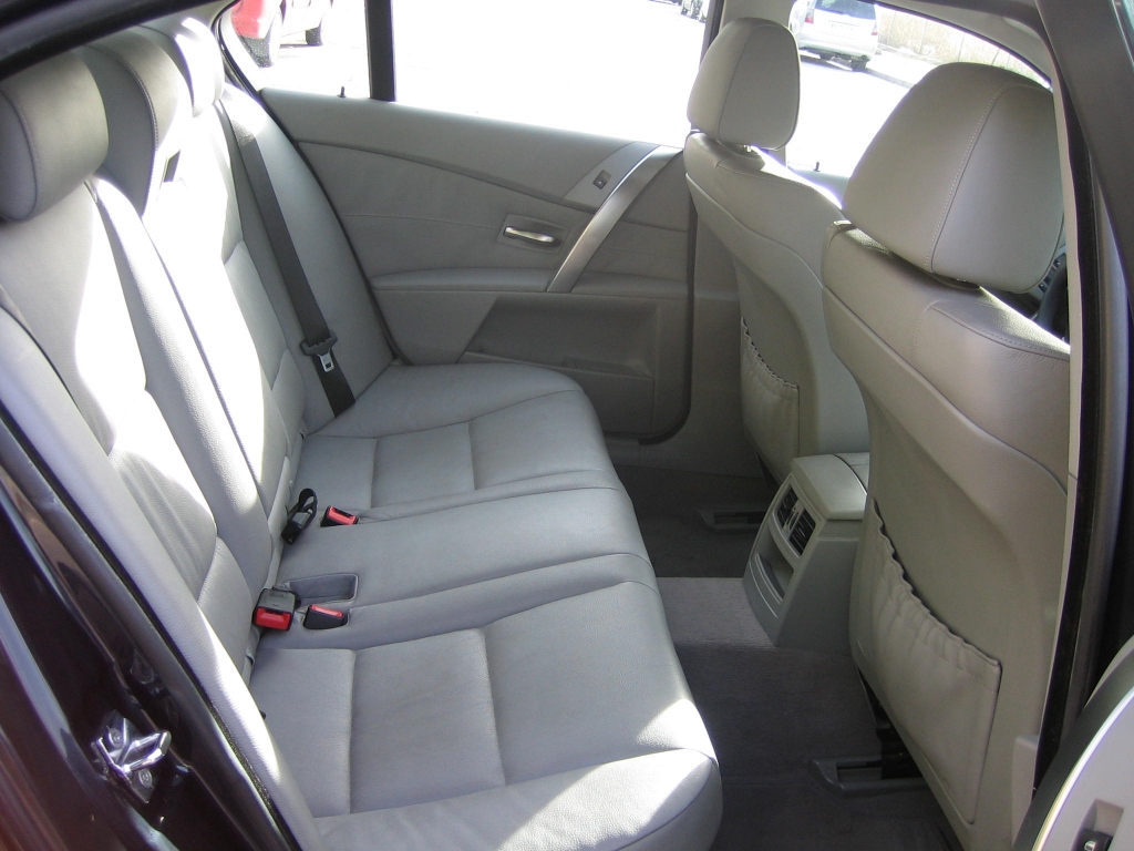 VISTA INTERIOR TRASERO 2BMW 530 D 3.0 217CV 