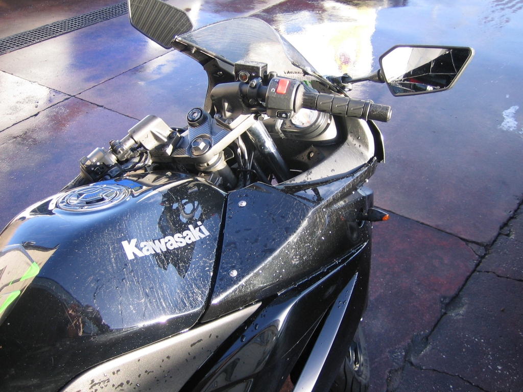 VISTA GOLPE LADO DERECHO VISTA TRASERA IZQUIERDA KAWASAKI NINJA 250R 33CV