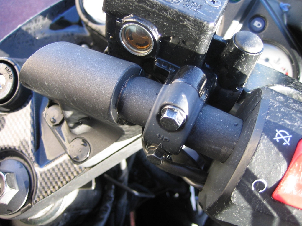 VISTA MANILLAR DERECHO DOBLADO VISTA TRASERA IZQUIERDA KAWASAKI NINJA 250R 33CV