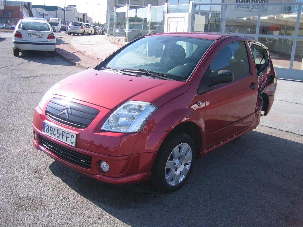 VISTA DELANTERA IZQUIERDA CITROEN C-2 1.4 I VTR 73CV