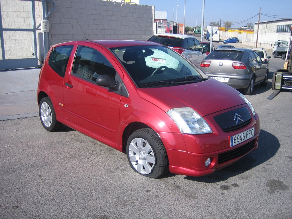 VISTA DELANTERA DERECHA CITROEN C-2 1.4 I VTR 73CV