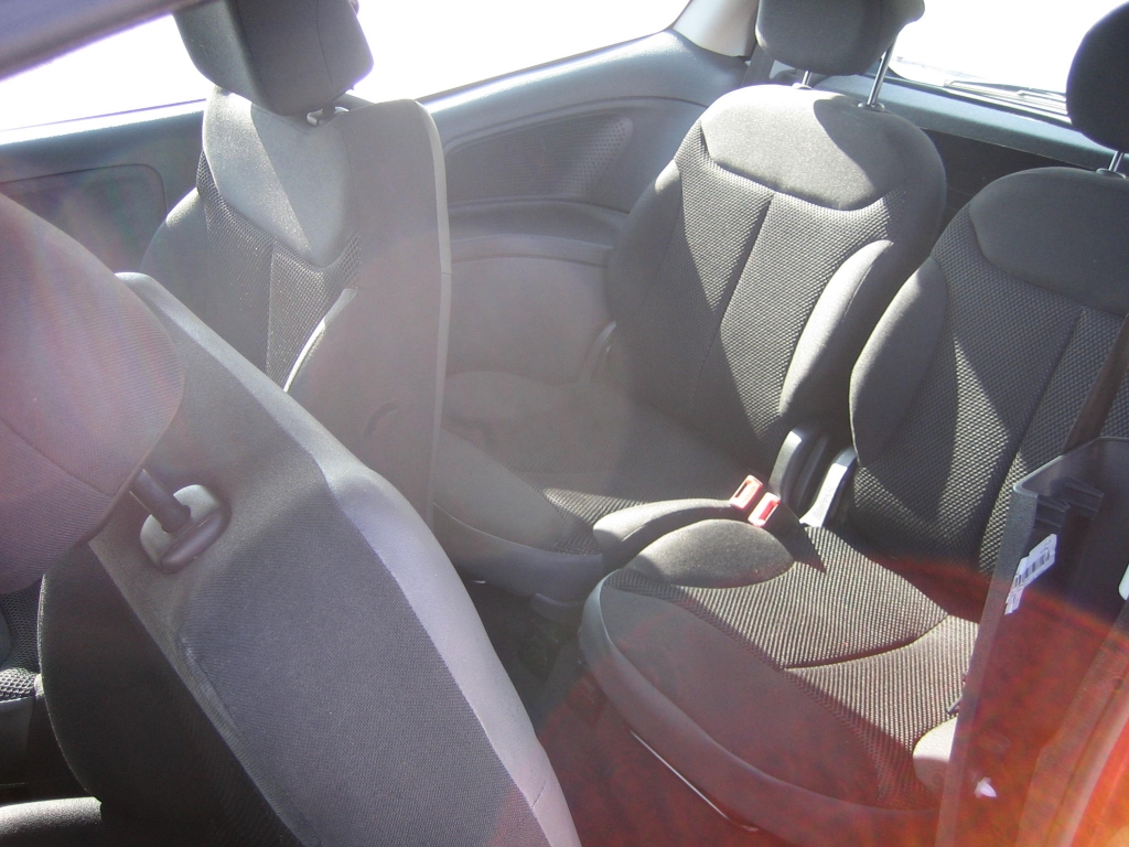 VISTA INTERIOR TRASERO CITROEN C-2 1.4 I VTR 73CV