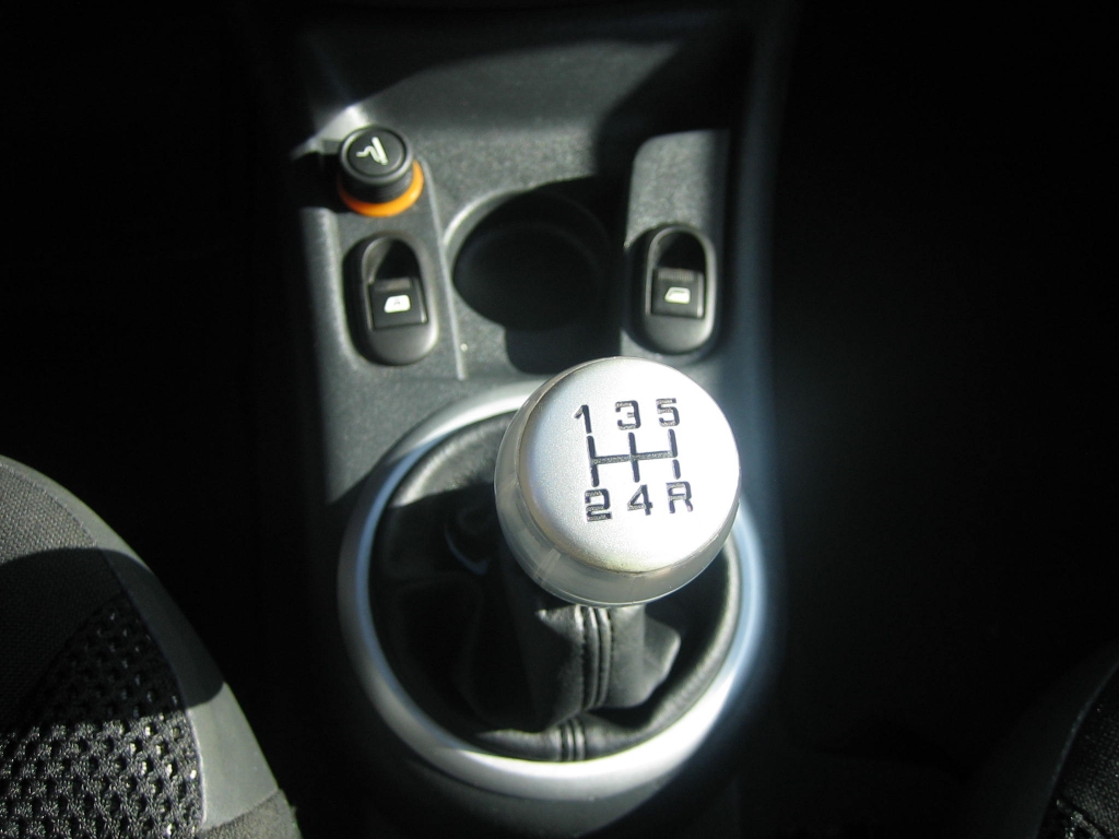 VISTA CAMBIO CITROEN C-2 1.4 I VTR 73CV