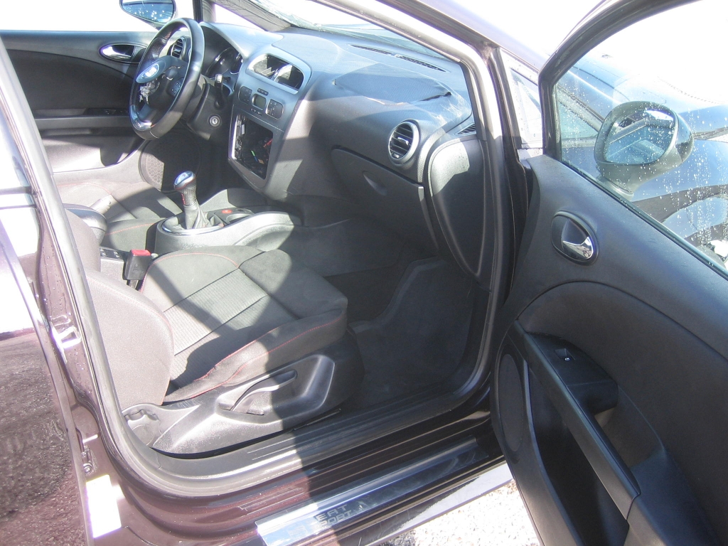 VISTA INTERIOR DERECHO SEAT LEON CUPRA 2.0 I 240CV