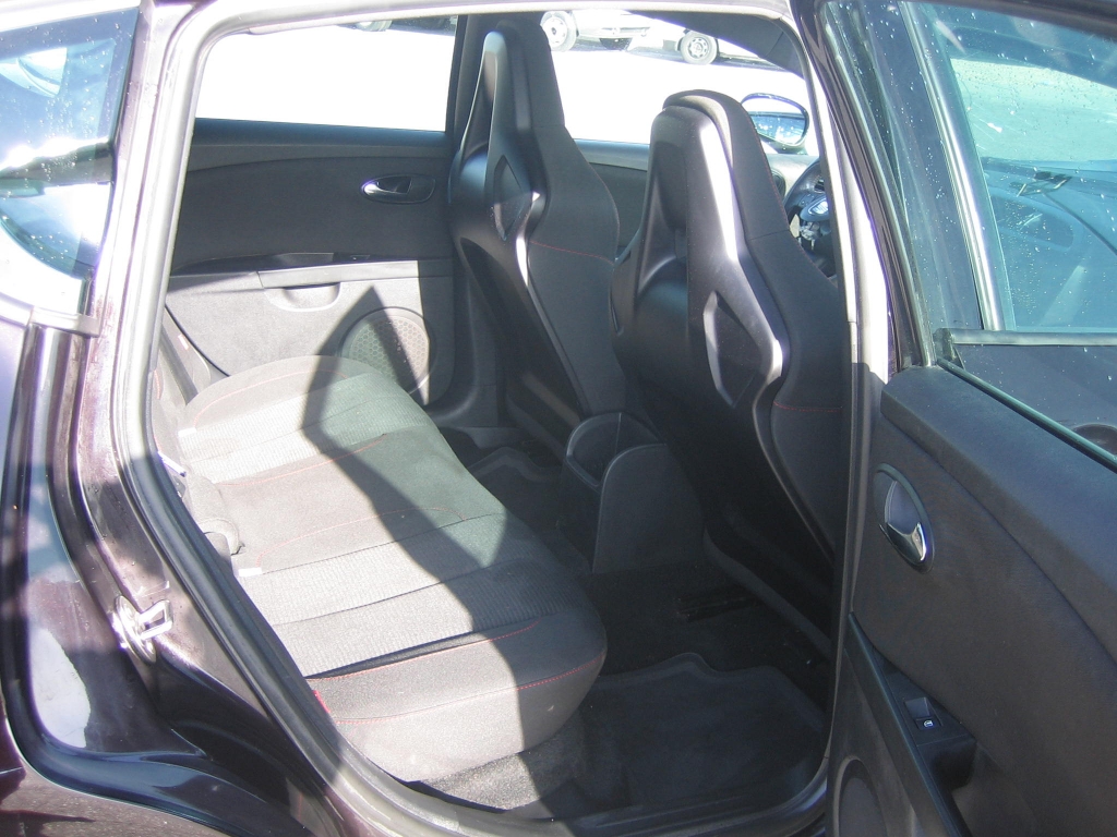 VISTA INTERIOR TRASERO 2 SEAT LEON CUPRA 2.0 I 240CV