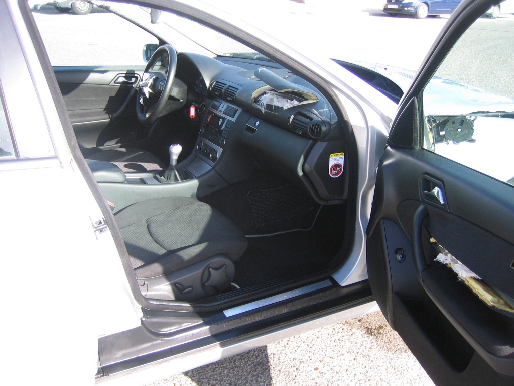 VISTA INTERIOR DERECHO MERCEDES BENZ C-180 KOMPRESOR 1.8 I 143CV