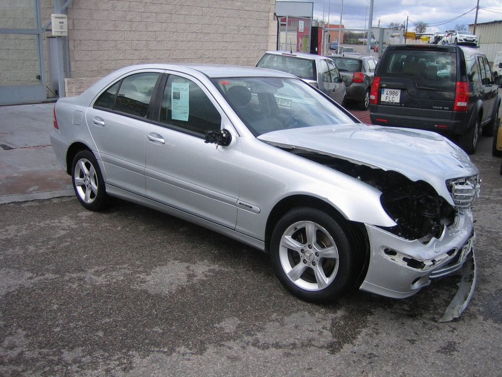 VISTA DELANTERA DERECHA MERCEDES BENZ C-180 KOMPRESOR 1.8 I 143CV