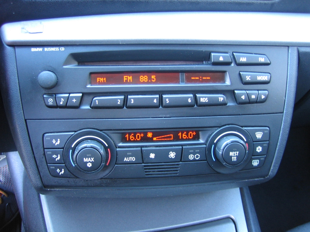 VISTA CD Y CLIMA BMW 118 D 2.0 122CV