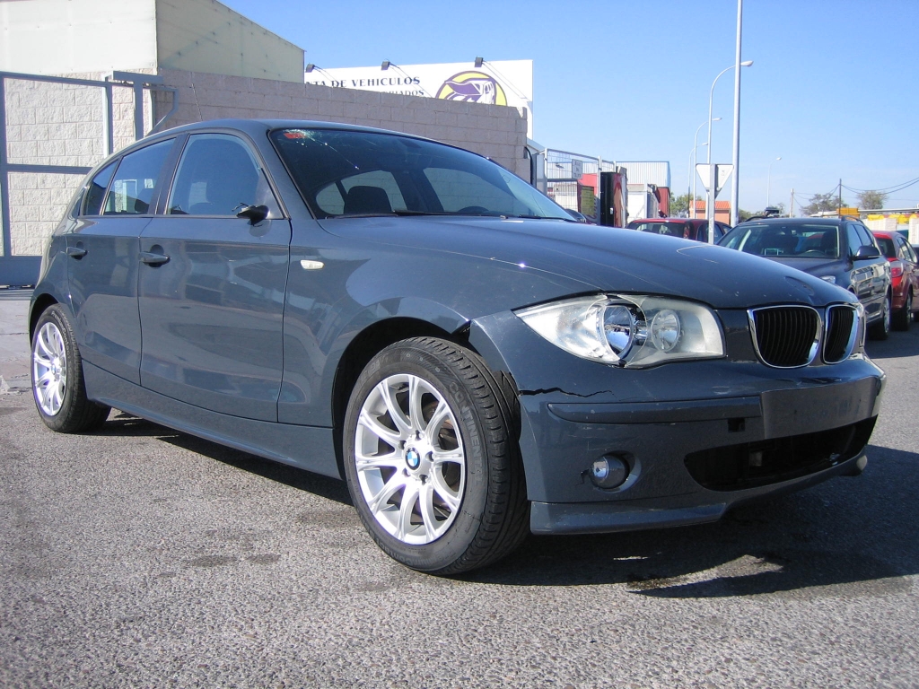 VISTA DELANTERA DERECHA BMW 118 D 2.0 122CV
