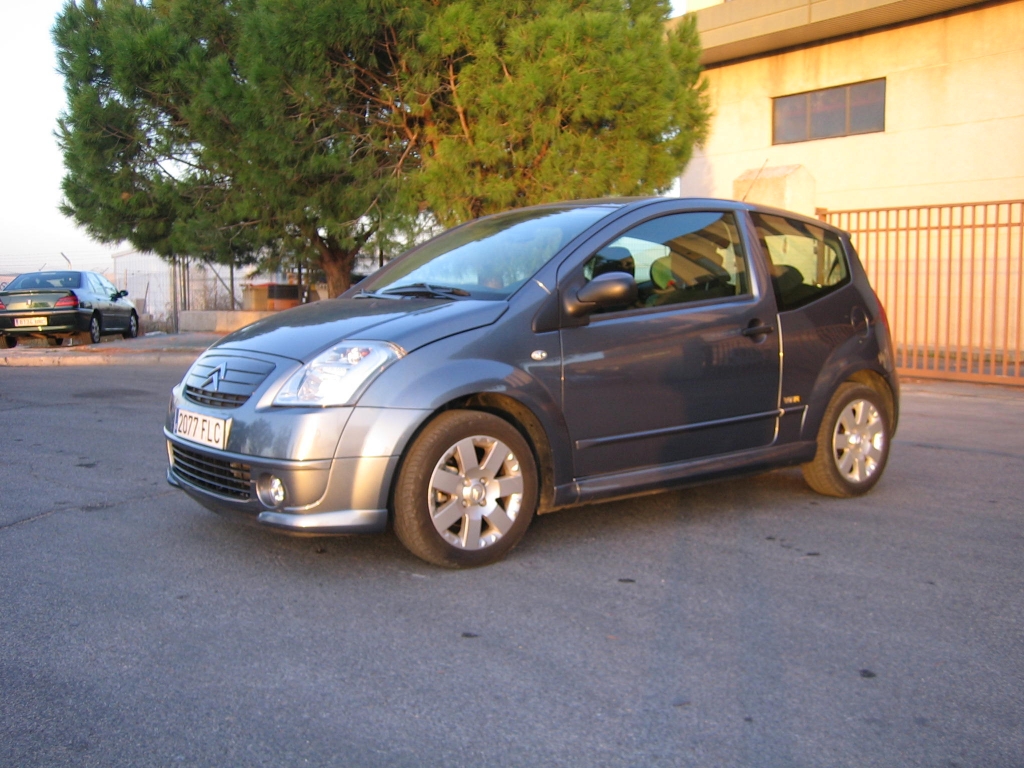 VISTA DELANTERA IZQUIERDA CITROEN C-2 VTR 1.4 HDI 68CV AUTOMATICO