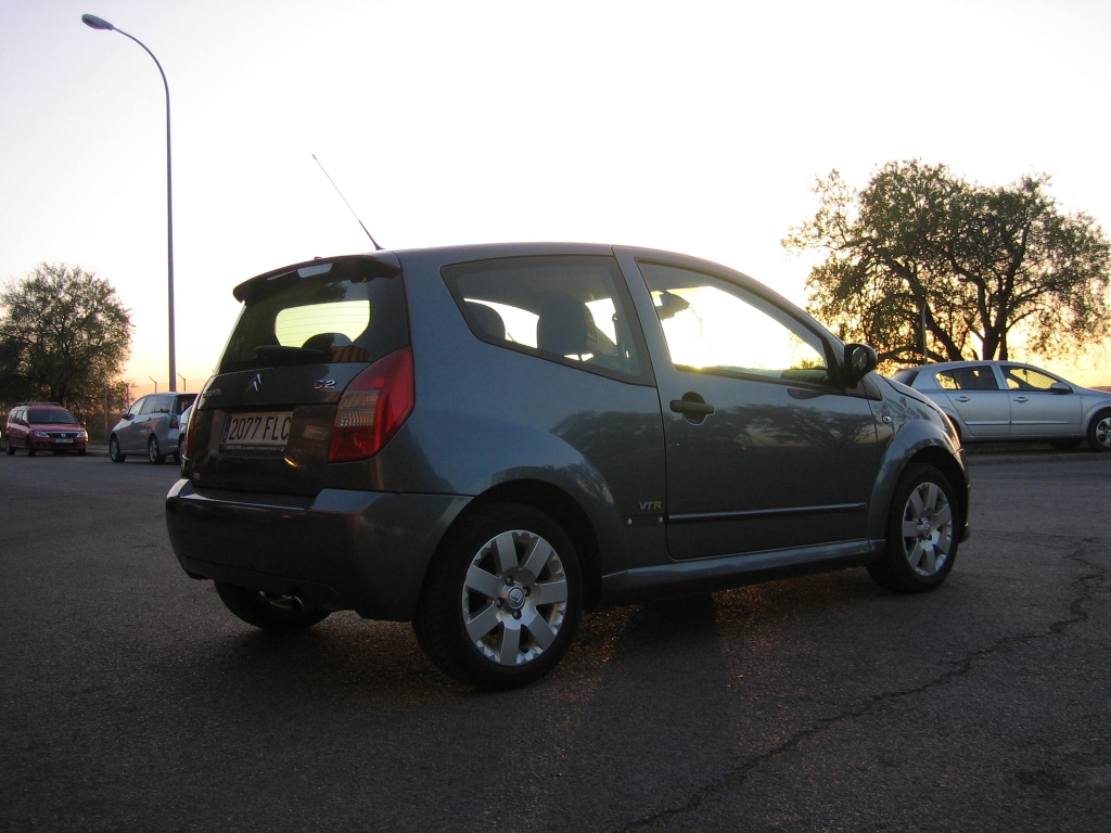 VISTA TRASERA DERECHA CITROEN C-2 VTR 1.4 HDI 68CV AUTOMATICO
