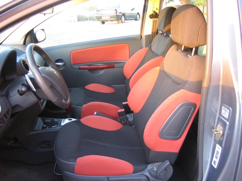 VISTA INTERIOR IZQUIERDO CITROEN C-2 VTR 1.4 HDI 68CV AUTOMATICO