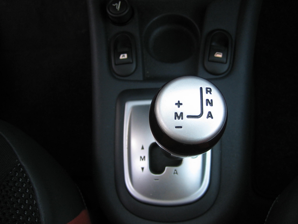 VISTA CAMBIO AUTOMATICO CITROEN C-2 VTR 1.4 HDI 68CV AUTOMATICO