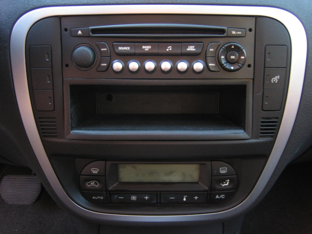 VISTA CD Y CLIMA CITROEN C-2 VTR 1.4 HDI 68CV AUTOMATICO