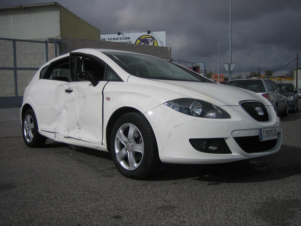 VISTA DELANTERA DERECHA SEAT LEON 1.9 TDI 105CV ECOMOTIVE
