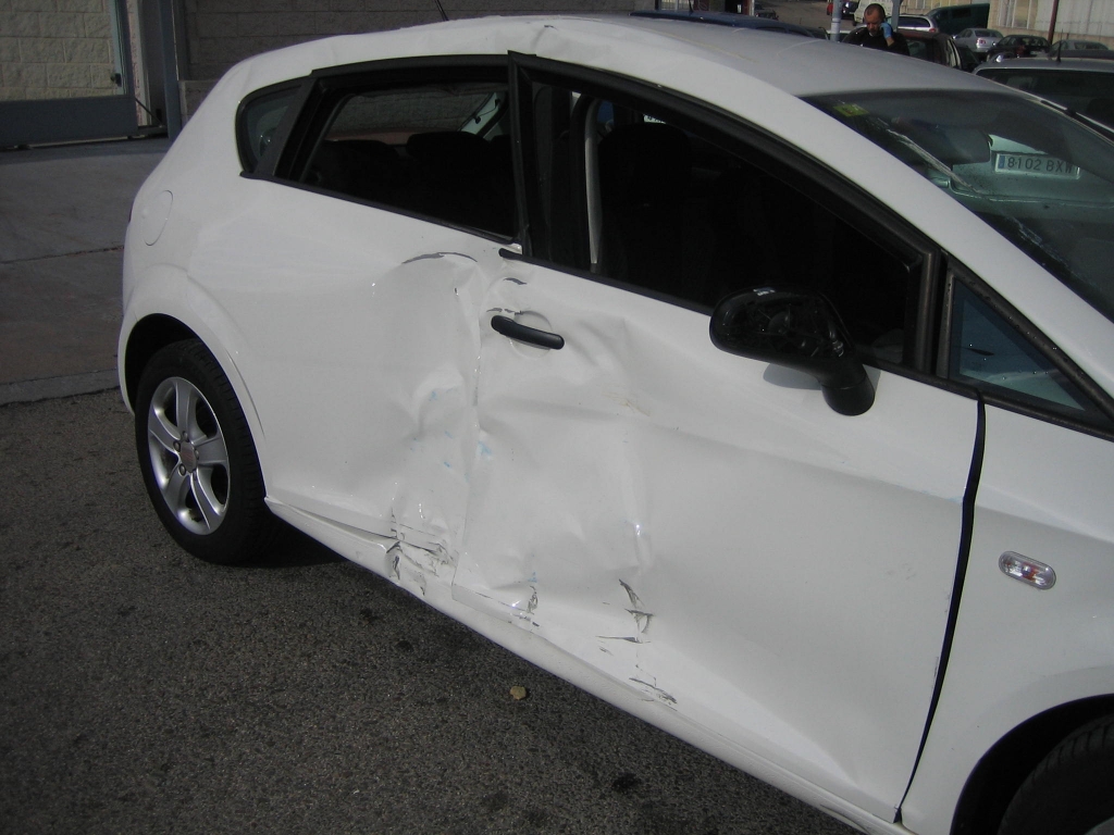 VISTA DAÑOS LATERAL DERECHO SEAT LEON 1.9 TDI 105CV ECOMOTIVE