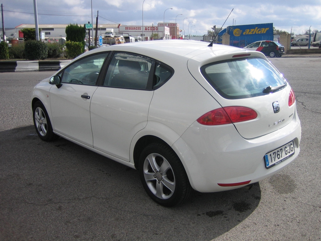 VISTA TRASERA IZQUIERDA SEAT LEON 1.9 TDI 105CV ECOMOTIVE