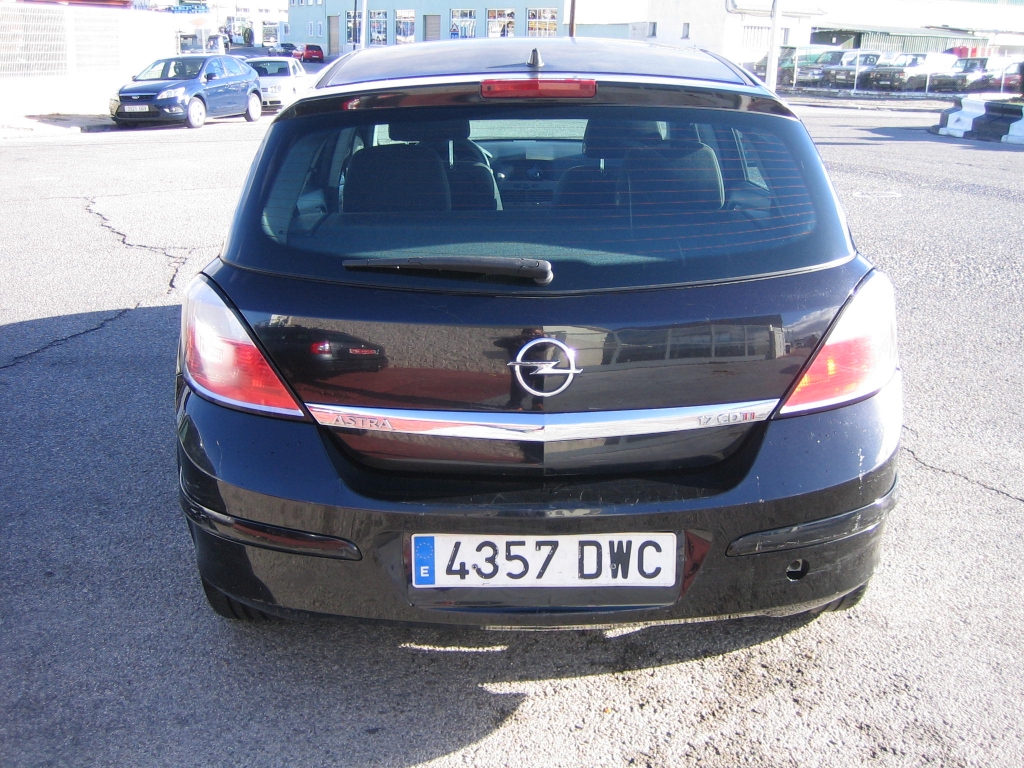 VISTA TRASERA OPEL ASTRA 1.7 CDTI 100CV