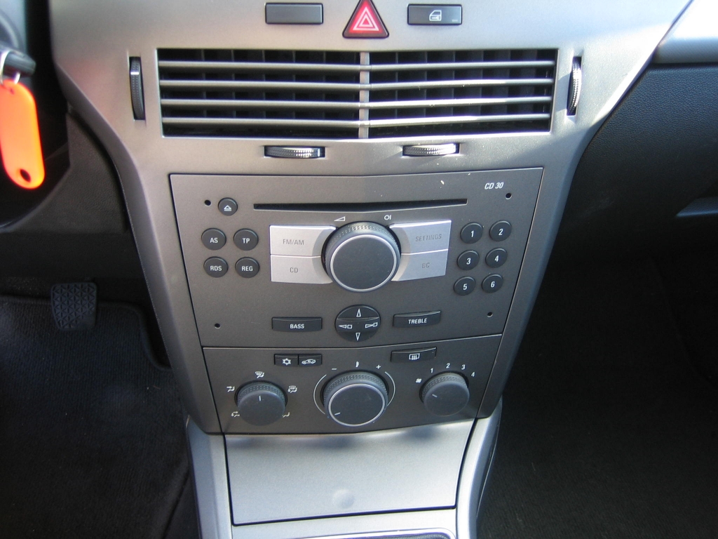 VISTA CD Y A/C OPEL ASTRA 1.7 CDTI 100CV