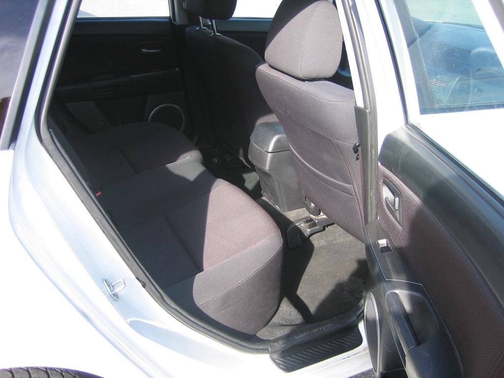 VISTA INTERIOR TRASERO 2 MAZDA 3 1.6 CRTD ACTIVE + 109CV