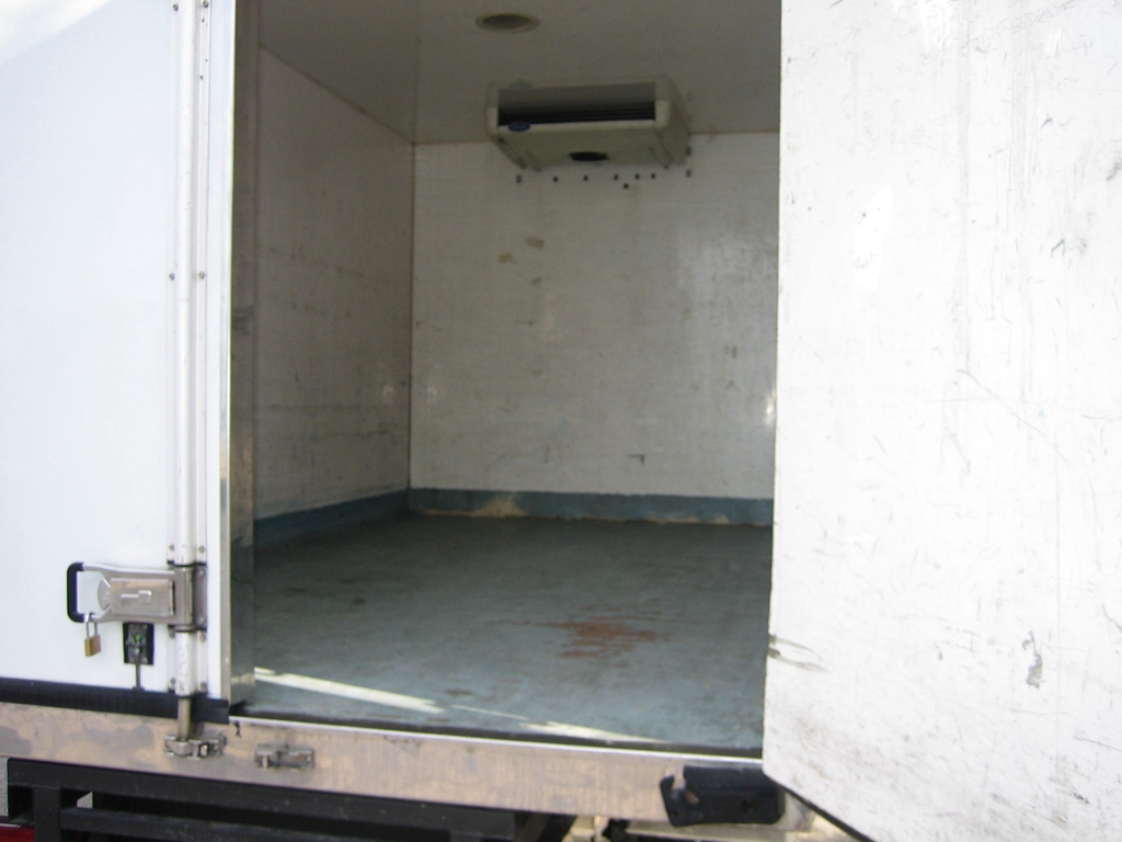 VISTA CAJA ISOTERMO MERCEDES BENZ SPRINTER 416 2.7 CDI 156CV ISOTERMO CON EQUIPO DE FRIO