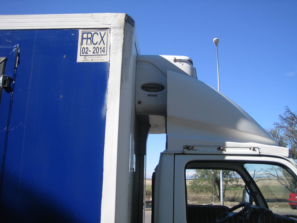 VISTA LEVE TOQUE ESQUINA DELANTERA DERECHA NISSAN CANSTAR 3.0 120CV ISOTERMO CON EQUIPO DE FRIO