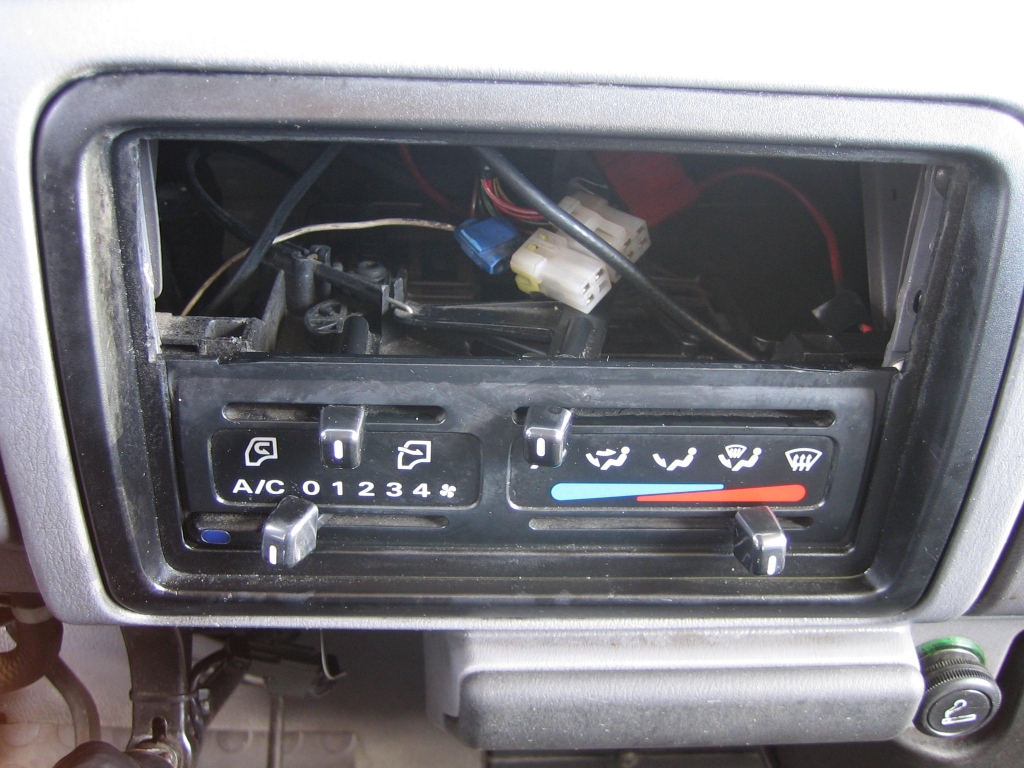 VISTA A/C NISSAN CANSTAR 3.0 120CV ISOTERMO CON EQUIPO DE FRIO