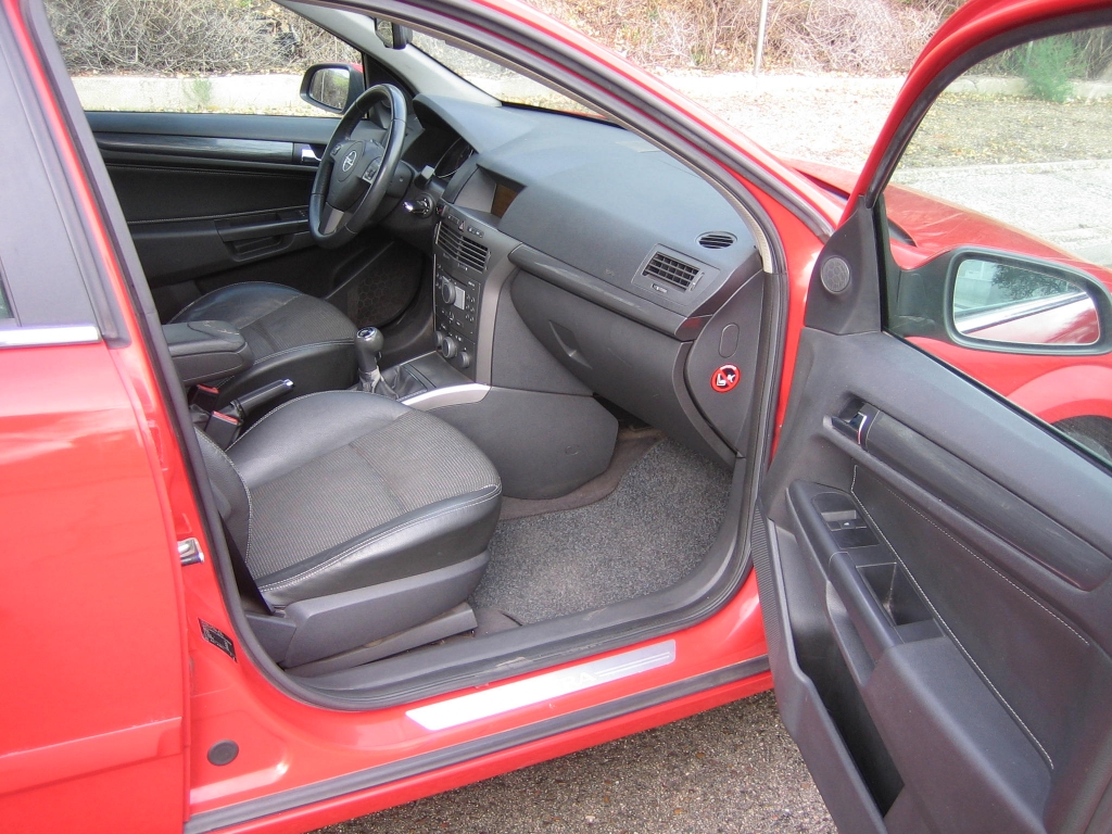 VISTA INTERIOR DERECHO OPEL ASTRA 1.7 CDTI 100CV