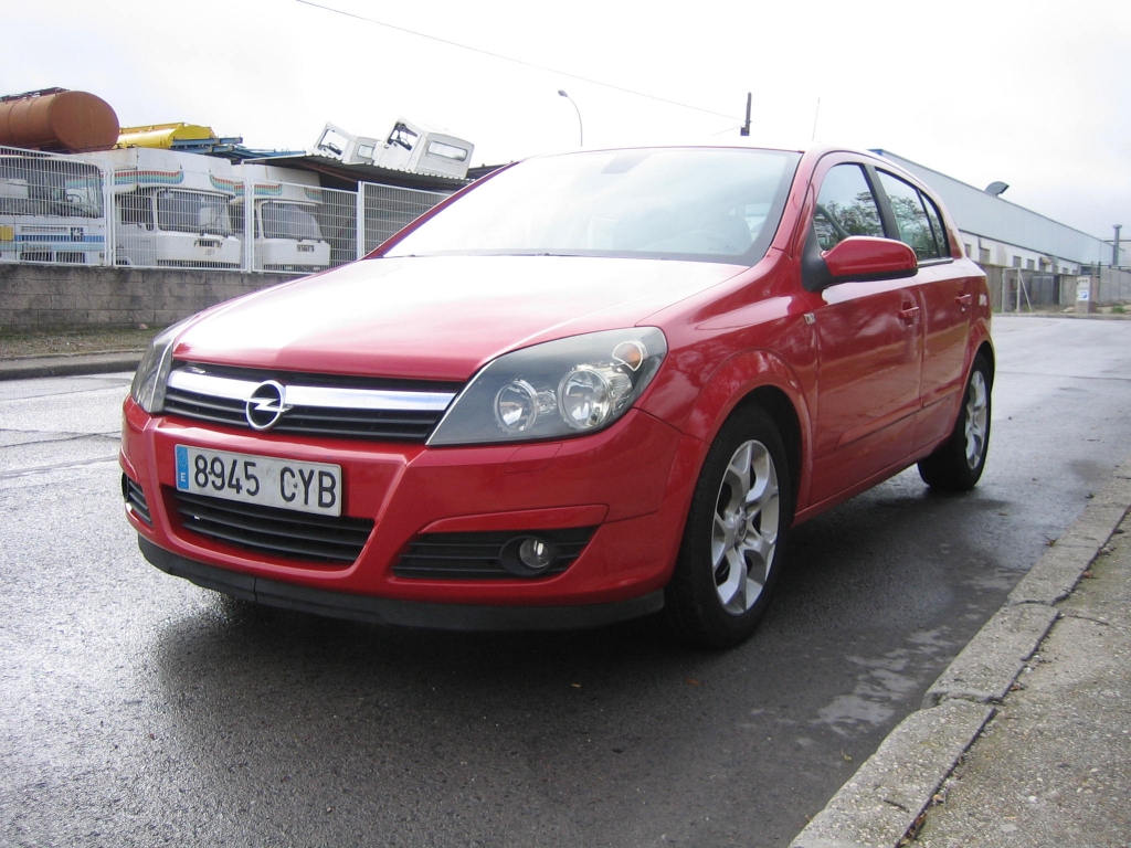 VISTA DELANTERA IZQUIERDA OPEL ASTRA 1.7 CDTI 100CV