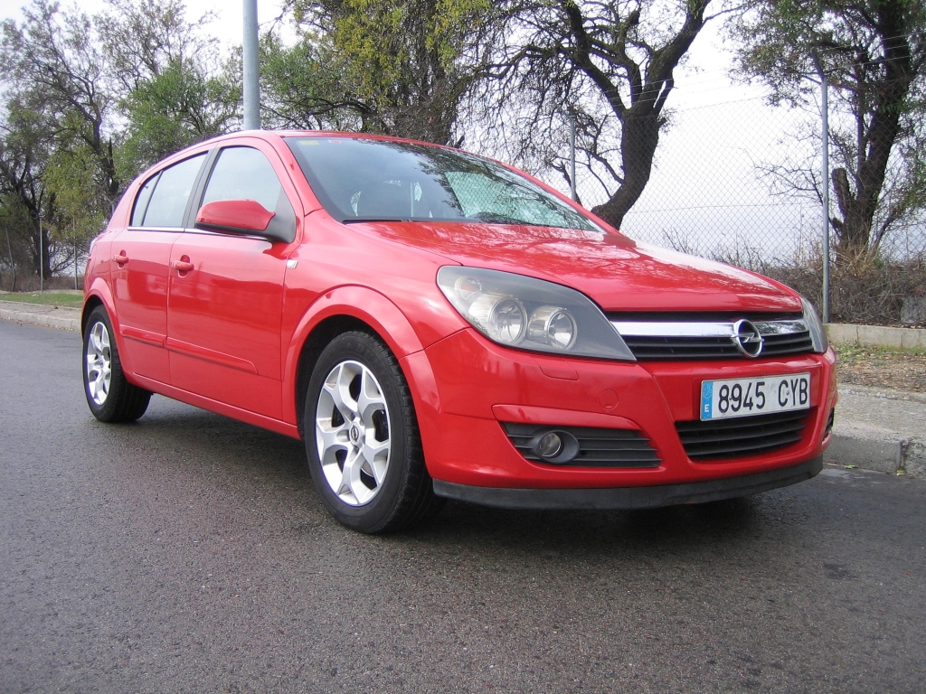 VISTA DELANTERA DERECHA OPEL ASTRA 1.7 CDTI 100CV