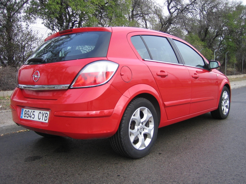 VISTA TRASERA DERECHA OPEL ASTRA 1.7 CDTI 100CV