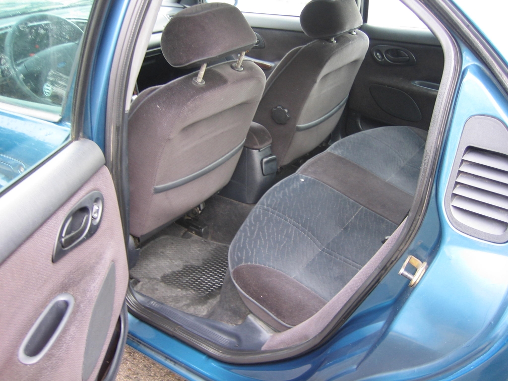 VISTA INTERIOR TRASERO FORD MONDEO 2.0 I 132CV GASOLINA