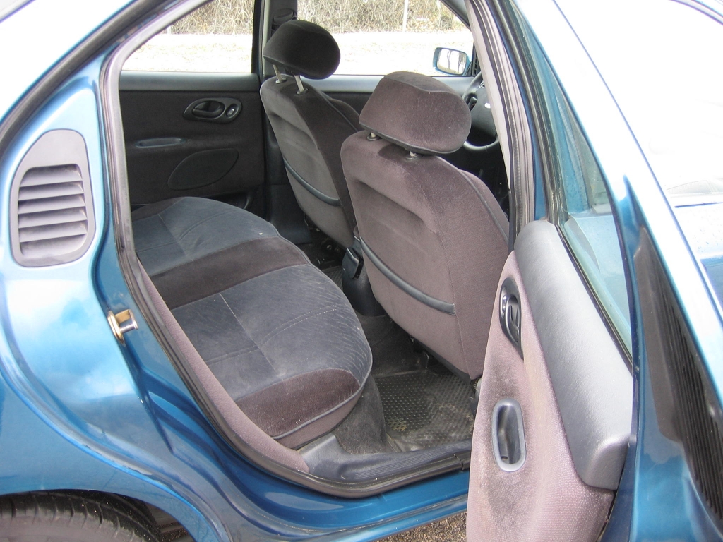 VISTA INTERIOR TRASERO FORD MONDEO 2.0 I 132CV GASOLINA