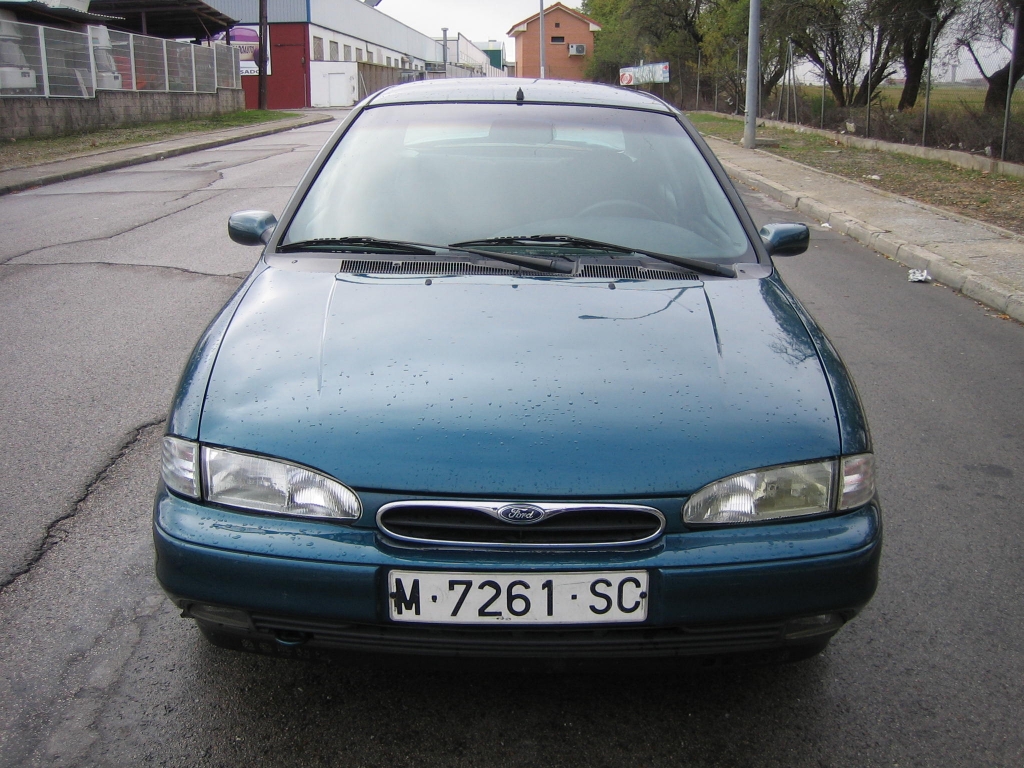 VISTA DELANTERA FORD MONDEO 2.0 I 132CV GASOLINA