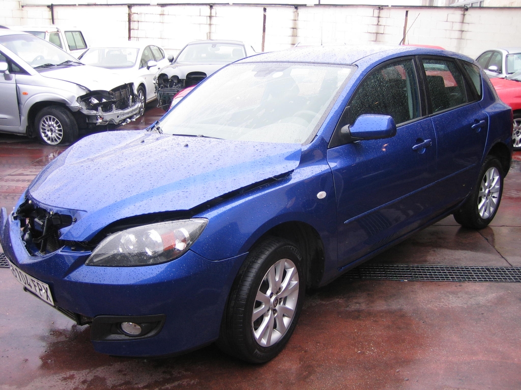 VISTA DELANTERA IZQUIERDA MAZDA 3 1.6 CRTD  109CV